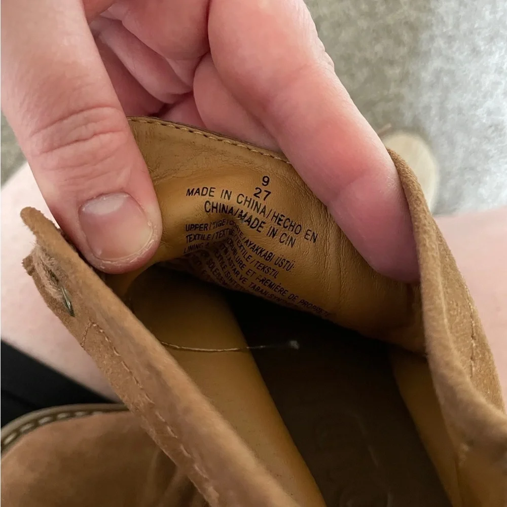Old Navy Mens outerwear shoes 9